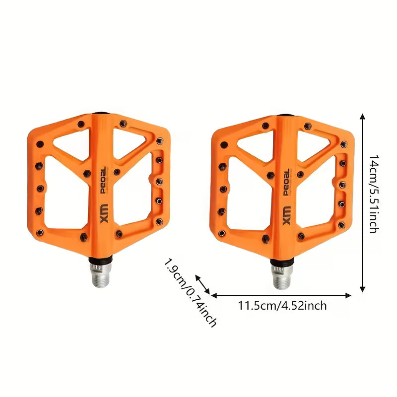 White Mtb pedals with anti slip spikes